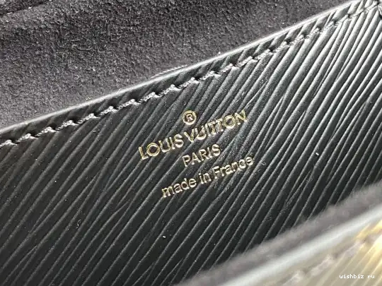WIS LOUIS TWIST PM VUITTON 0512